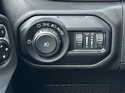 Used 2018 Jeep Wrangler Unlimited Rubicon AWD/4WD image 30