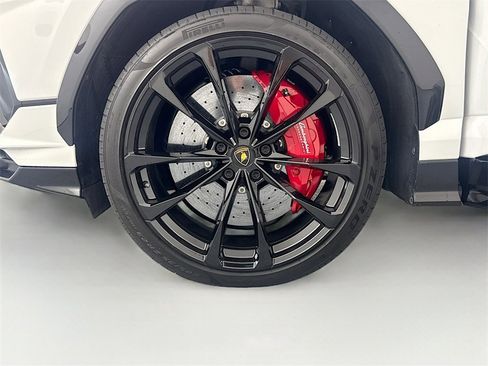 Used 2024 Lamborghini Urus S image 34