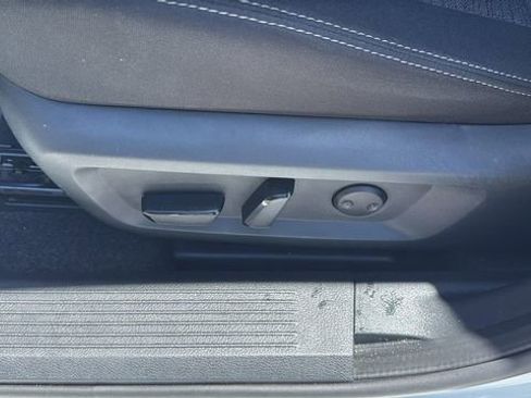 Used 2023 Nissan Rogue SV FWD image 19