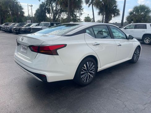 Used 2025 Nissan Altima 2.5 SV FWD image 5