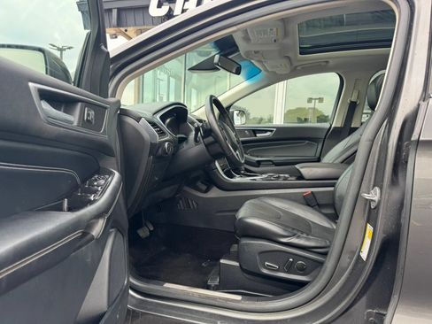 Used 2016 Ford Edge Titanium w/ Equipment Group 302A AWD/4WD image 10