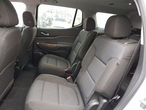 Used 2021 GMC Acadia SLE image 11