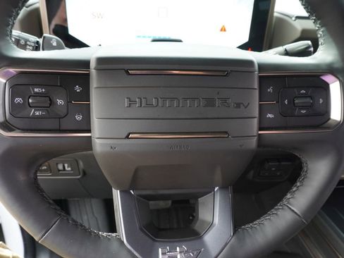 Certified 2025 GMC Hummer EV 2X image 17