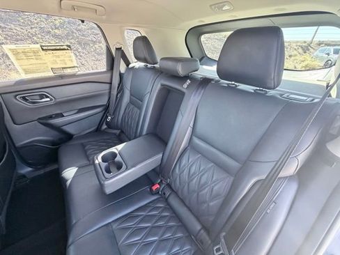 Used 2022 Nissan Rogue Platinum w/ Head-Up Display Package image 27