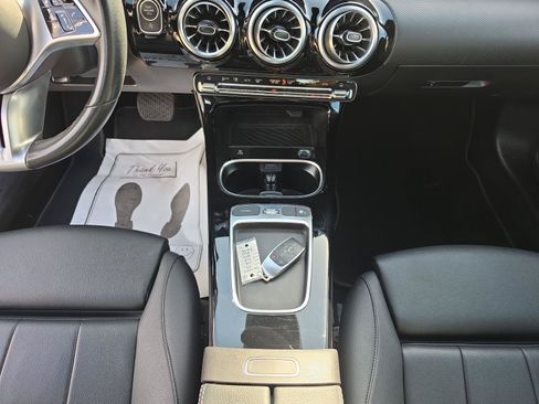 Used 2025 Mercedes-Benz CLA 250 image 11