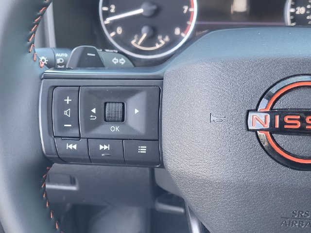 Used 2025 Nissan Rogue SV AWD/4WD image 14