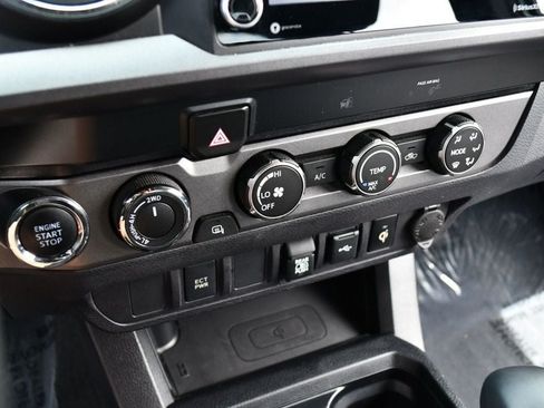Used 2020 Toyota Tacoma TRD Off-Road AWD/4WD image 55