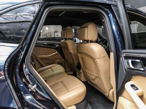 Used 2018 Porsche Macan image 36