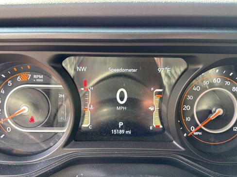 Used 2026 Jeep Wrangler Unlimited Sahara AWD/4WD image 28