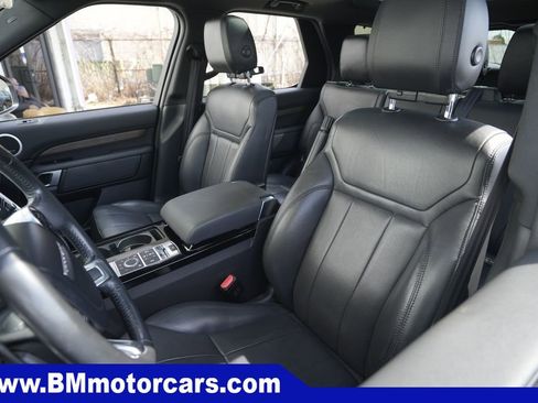 Used 2019 Land Rover Discovery HSE image 18