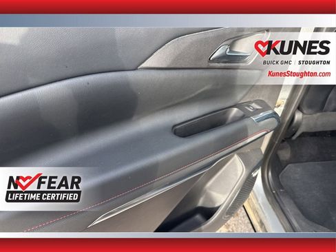 Used 2025 Chevrolet Traverse RS image 34