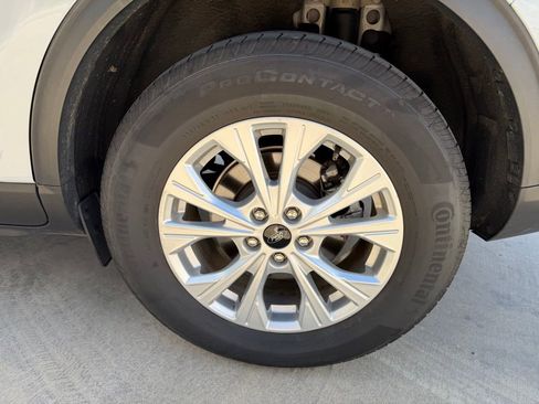 Used 2025 Ford Escape Active AWD/4WD image 9
