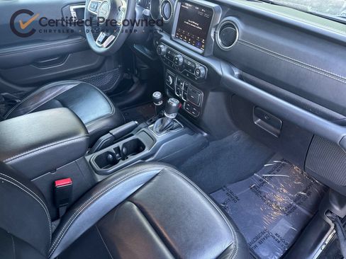 Used 2023 Jeep Wrangler Unlimited Sahara AWD/4WD image 17