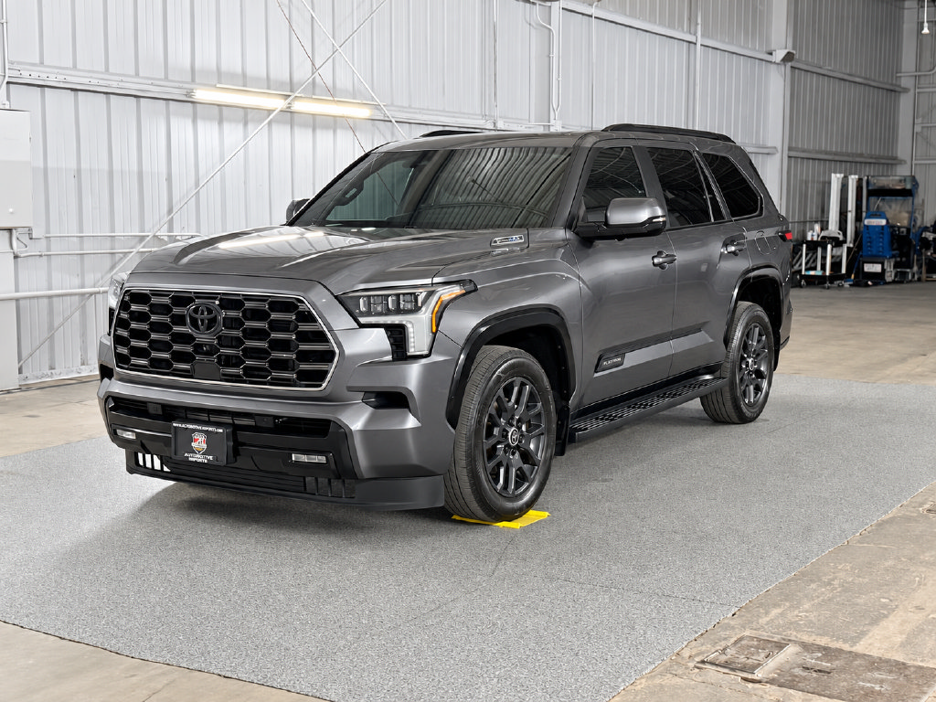 Used 2024 Toyota Sequoia Platinum AWD/4WD image 1