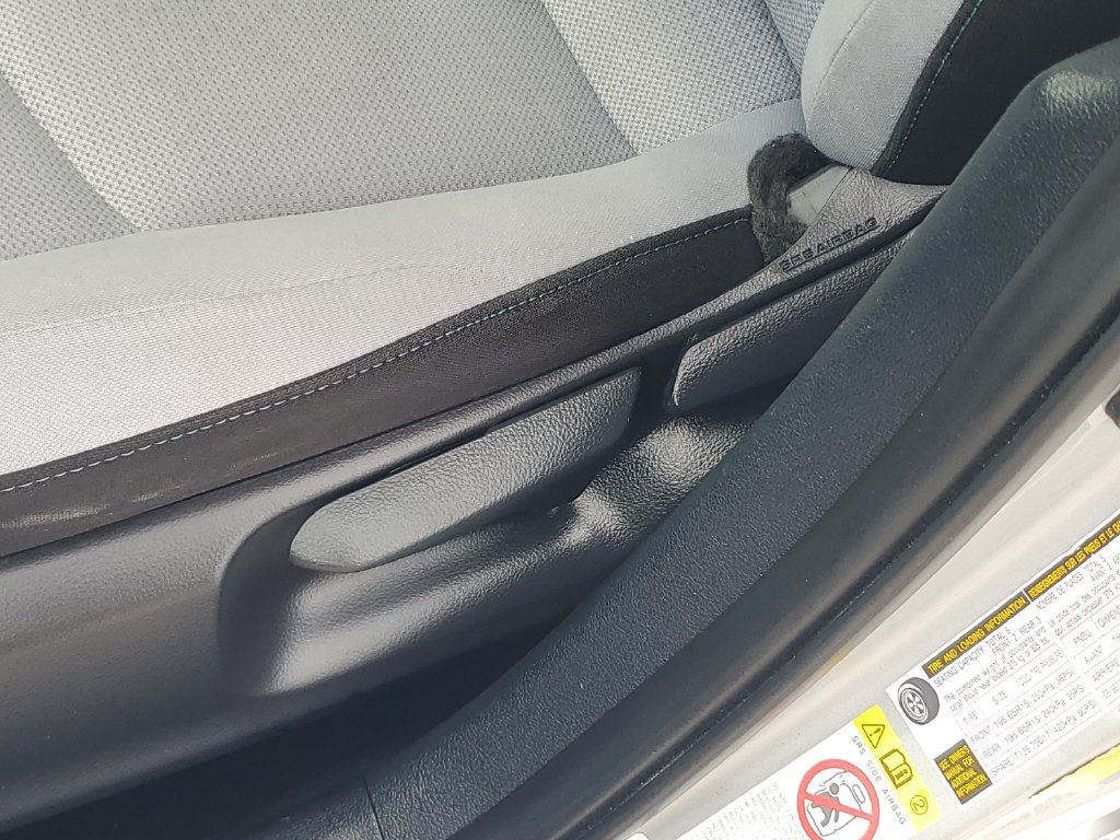 Used 2020 Toyota Prius LE FWD image 16
