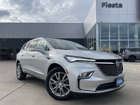 Used 2022 Buick Enclave Premium w/ Experience Buick Package image 1