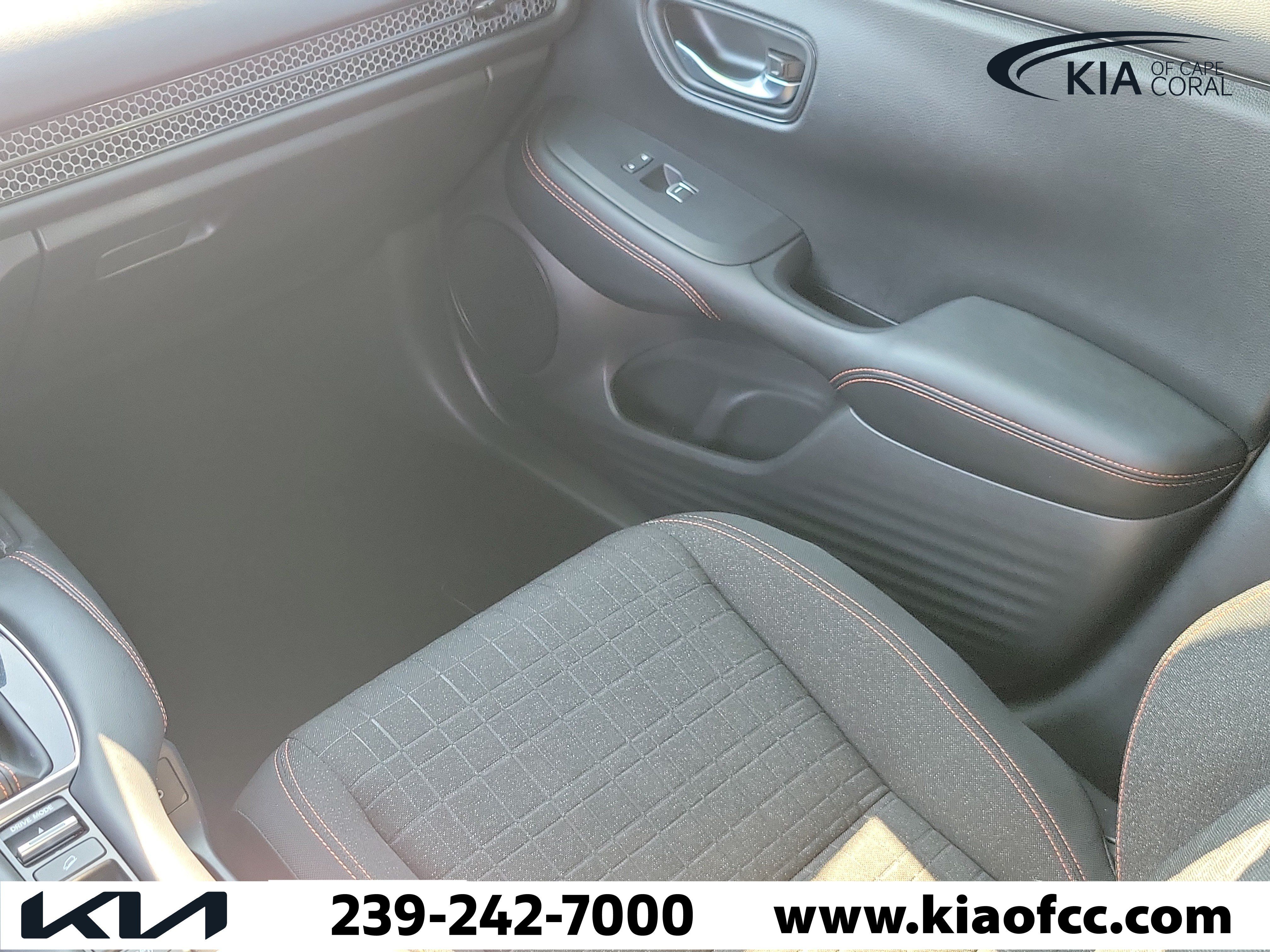 Used 2024 Honda HR-V Sport image 18