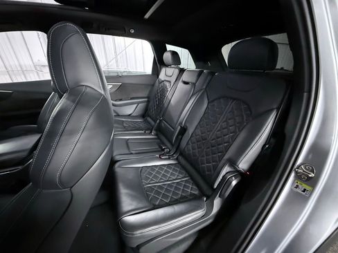 Used 2021 Audi SQ7 Premium Plus w/ Executive Package AWD/4WD image 19