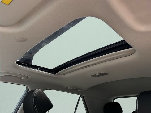 New 2026 Hyundai Venue SEL FWD image 24