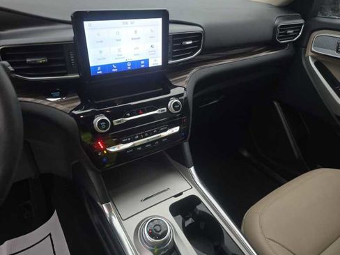 Used 2023 Ford Explorer Limited w/ Equipment Group 301A image 8