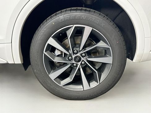 Used 2024 Audi Q5 2.0T Premium Plus AWD/4WD image 11