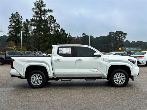 New 2026 Toyota Tacoma SR5 image 9