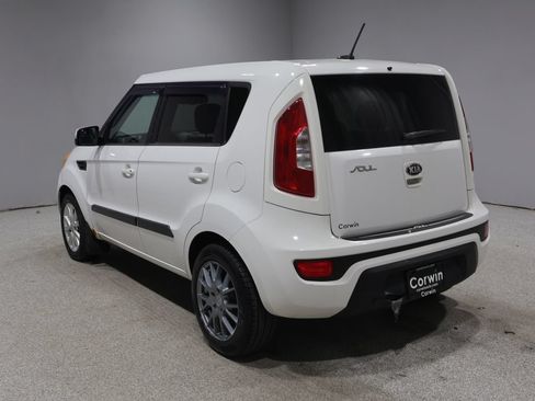 Used 2013 Kia Soul + FWD image 5