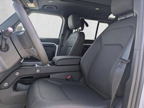 New 2026 Land Rover Defender 110 X-Dynamic SE AWD/4WD image 4