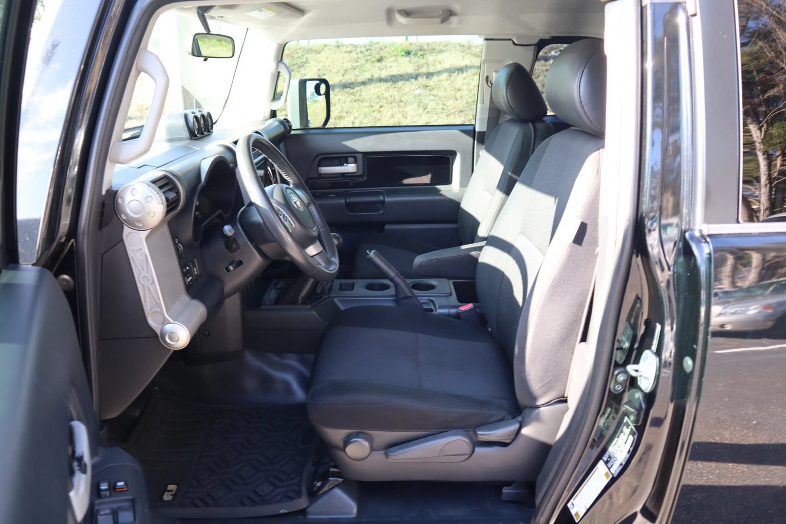 Used 2007 Toyota FJ Cruiser 4WD w/ Upgrade Pkg 1 image 9