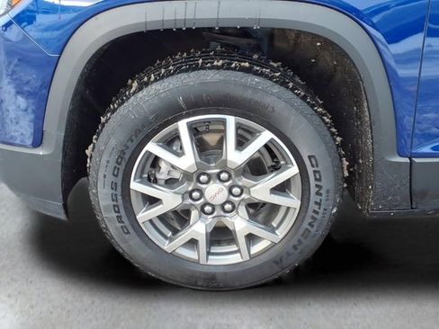 Used 2023 GMC Acadia SLE w/ Driver Convenience Package image 10