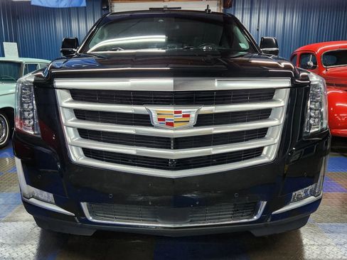 Used 2017 Cadillac Escalade Luxury image 86