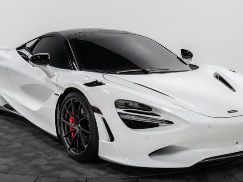 Used 2024 McLaren 750S Spider image 26