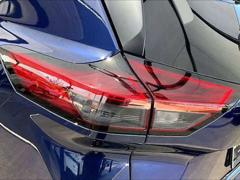 Certified 2026 Nissan Rogue SV FWD image 28