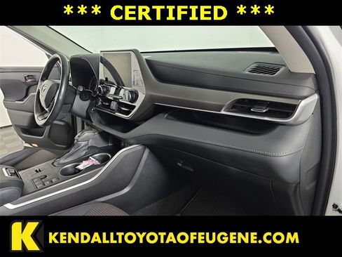 Certified 2023 Toyota Highlander LE image 20