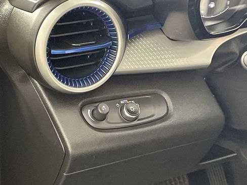 Used 2024 Chevrolet Trax LS w/ LS Convenience Package image 12