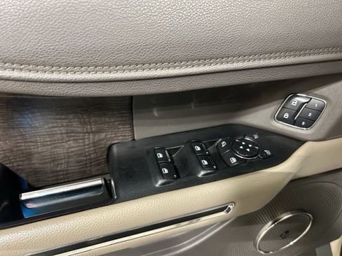 Used 2018 Ford Expedition Limited w/ Equipment Group 302A AWD/4WD image 13