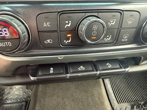 Used 2017 Chevrolet Silverado 1500 LT w/ Redline Edition image 18