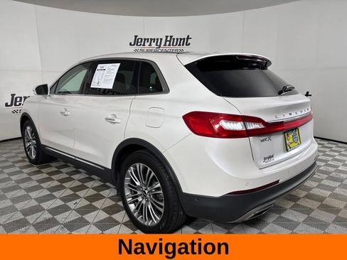 Used 2016 Lincoln MKX Reserve w/ Technology Package FWD image 8