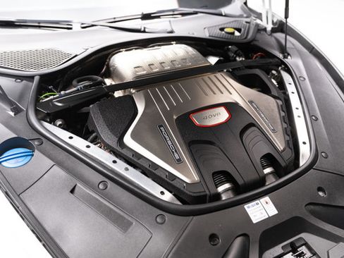 Used 2020 Porsche Panamera GTS w/ Premium Package Plus image 40