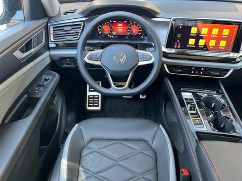 New 2026 Volkswagen Atlas Peak Edition image 24