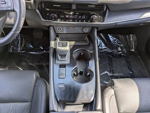 Used 2023 Nissan Rogue Platinum w/ Platinum Premium Package FWD image 19