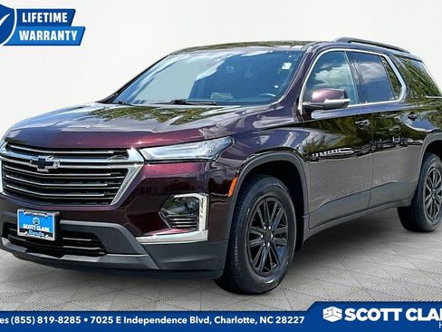 Used 2023 Chevrolet Traverse LT AWD/4WD image 3