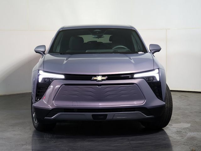 Used 2025 Chevrolet Blazer EV LT FWD image 9