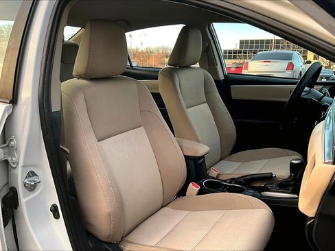 Used 2016 Toyota Corolla LE image 7