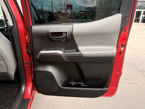 Used 2019 Toyota Tacoma SR5 image 21