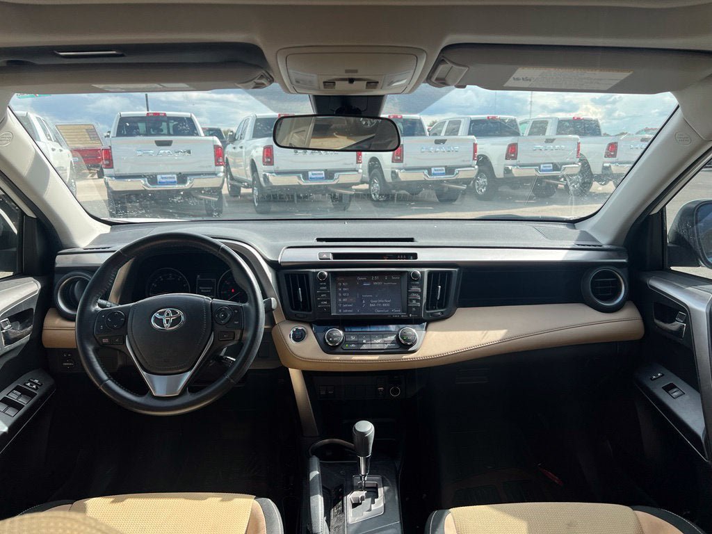 Used 2017 Toyota RAV4 XLE FWD image 23