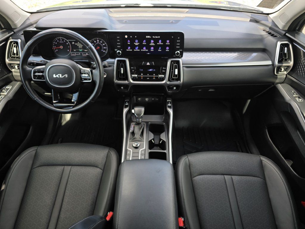 Used 2023 Kia Sorento S w/ Panoramic Sunroof Package FWD image 18