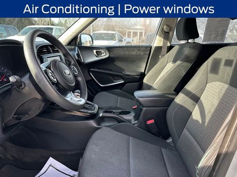 Used 2020 Kia Soul S image 9