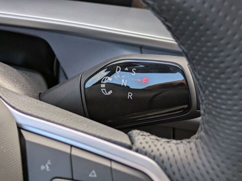 New 2026 Volkswagen Tiguan SE R-Line FWD image 36