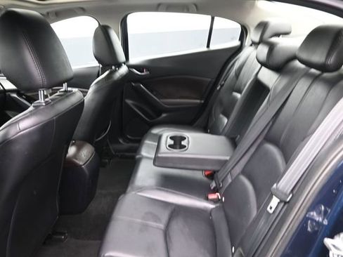 Used 2018 MAZDA MAZDA3 Touring image 22